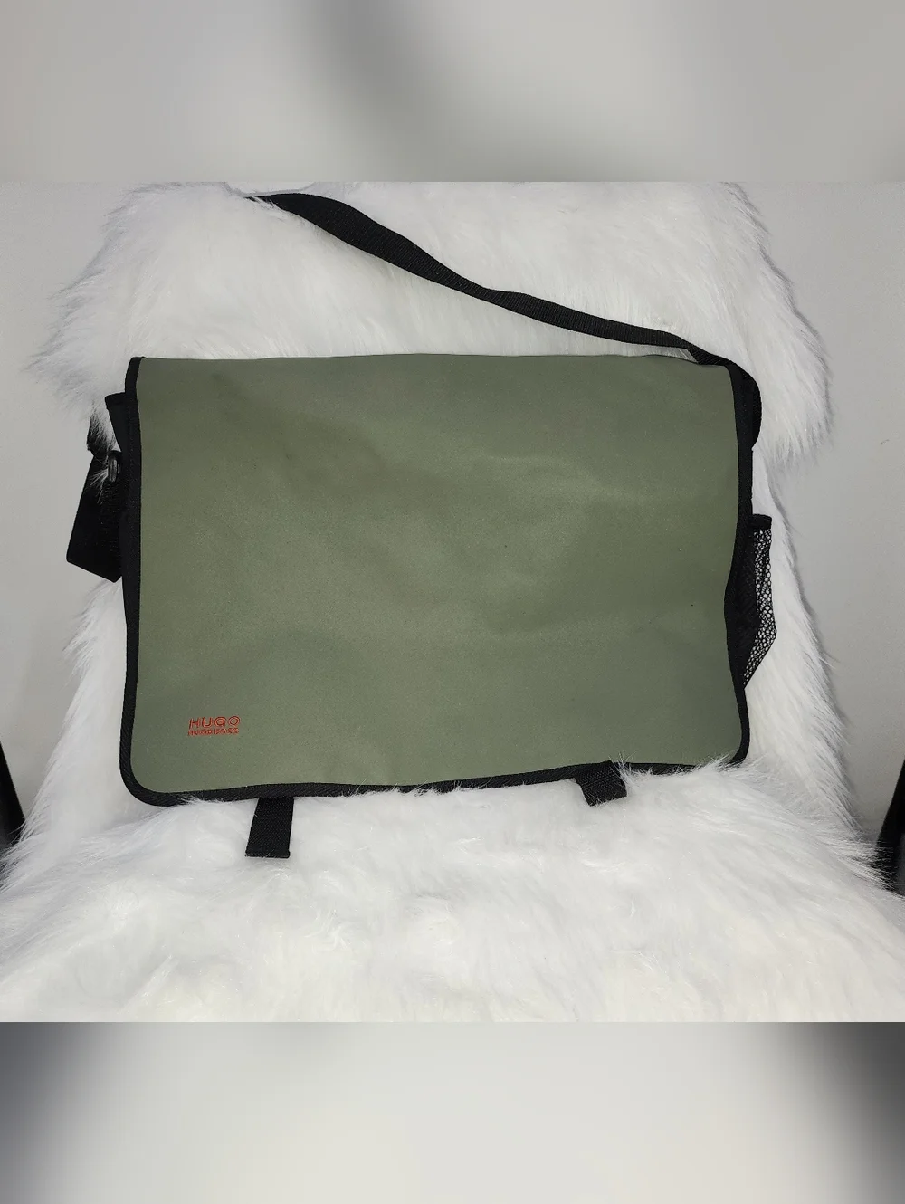 Hugo Boss Men’s Messenger Shoulder Bag Olive Green, Large VINTAGE